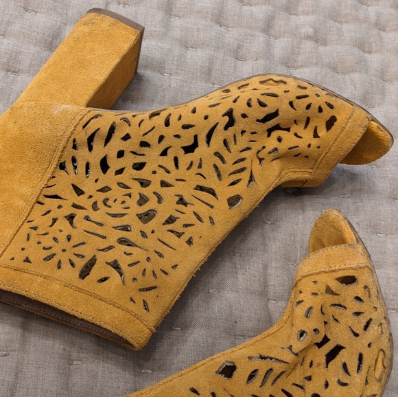 Mustard Yellow Floral Laser Cutout Booties RARE! - Picture 4 of 9